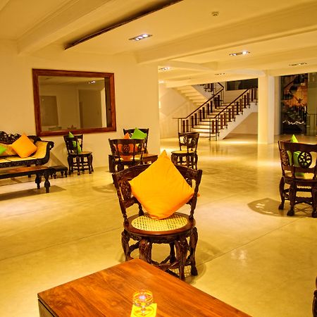Rajarata Hotel Anuradhapura Ngoại thất bức ảnh
