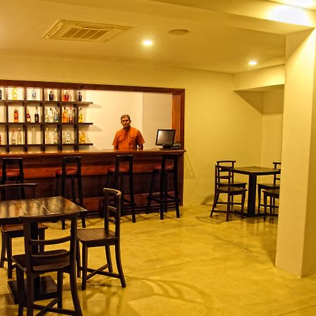 Rajarata Hotel Anuradhapura Ngoại thất bức ảnh