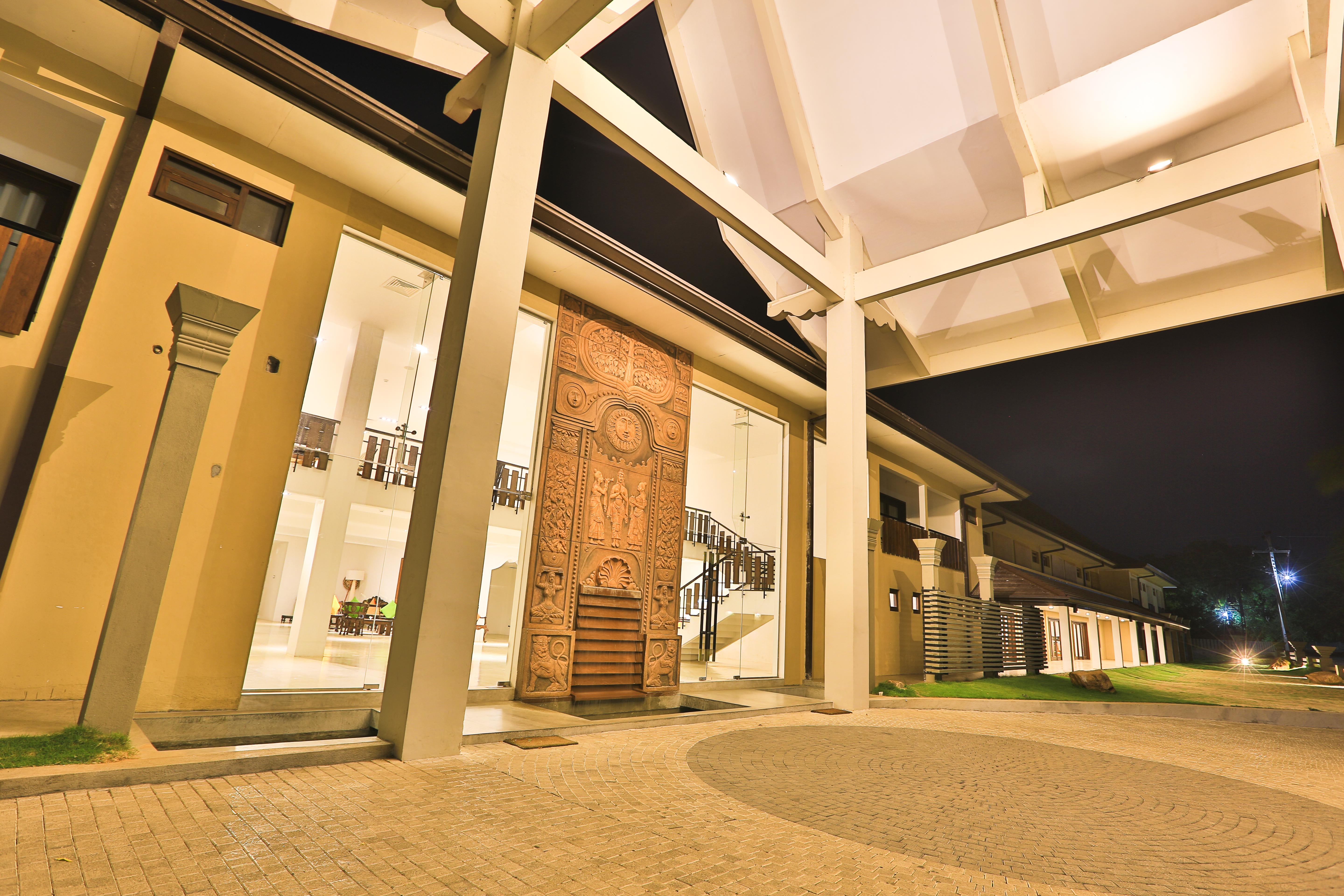 Rajarata Hotel Anuradhapura Ngoại thất bức ảnh