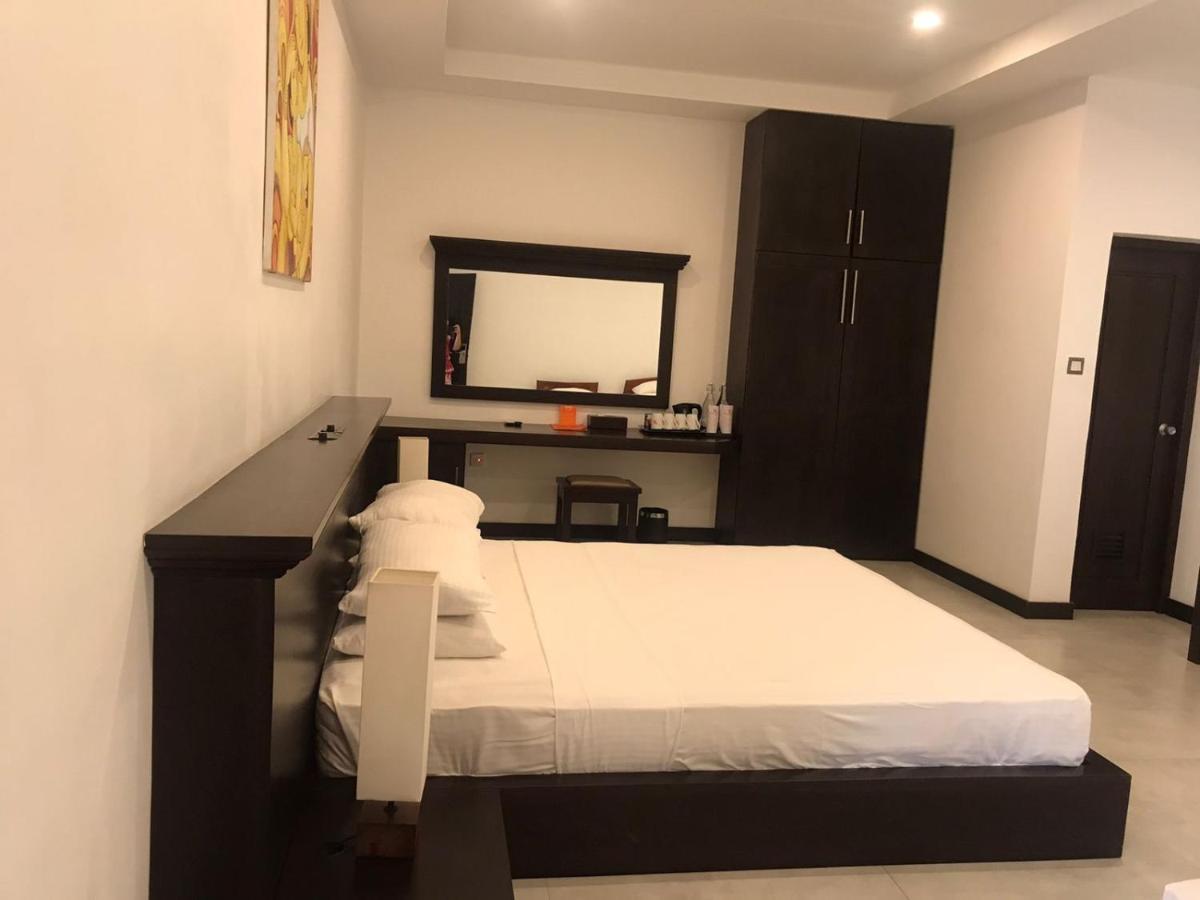 Rajarata Hotel Anuradhapura Ngoại thất bức ảnh