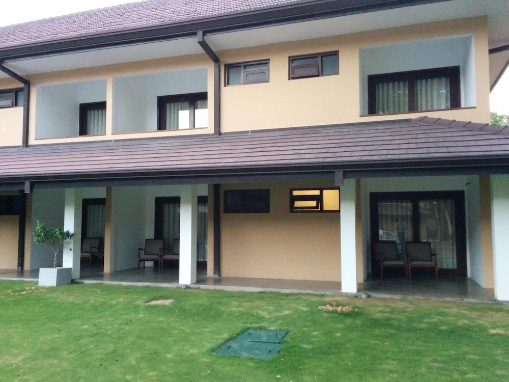 Rajarata Hotel Anuradhapura Ngoại thất bức ảnh
