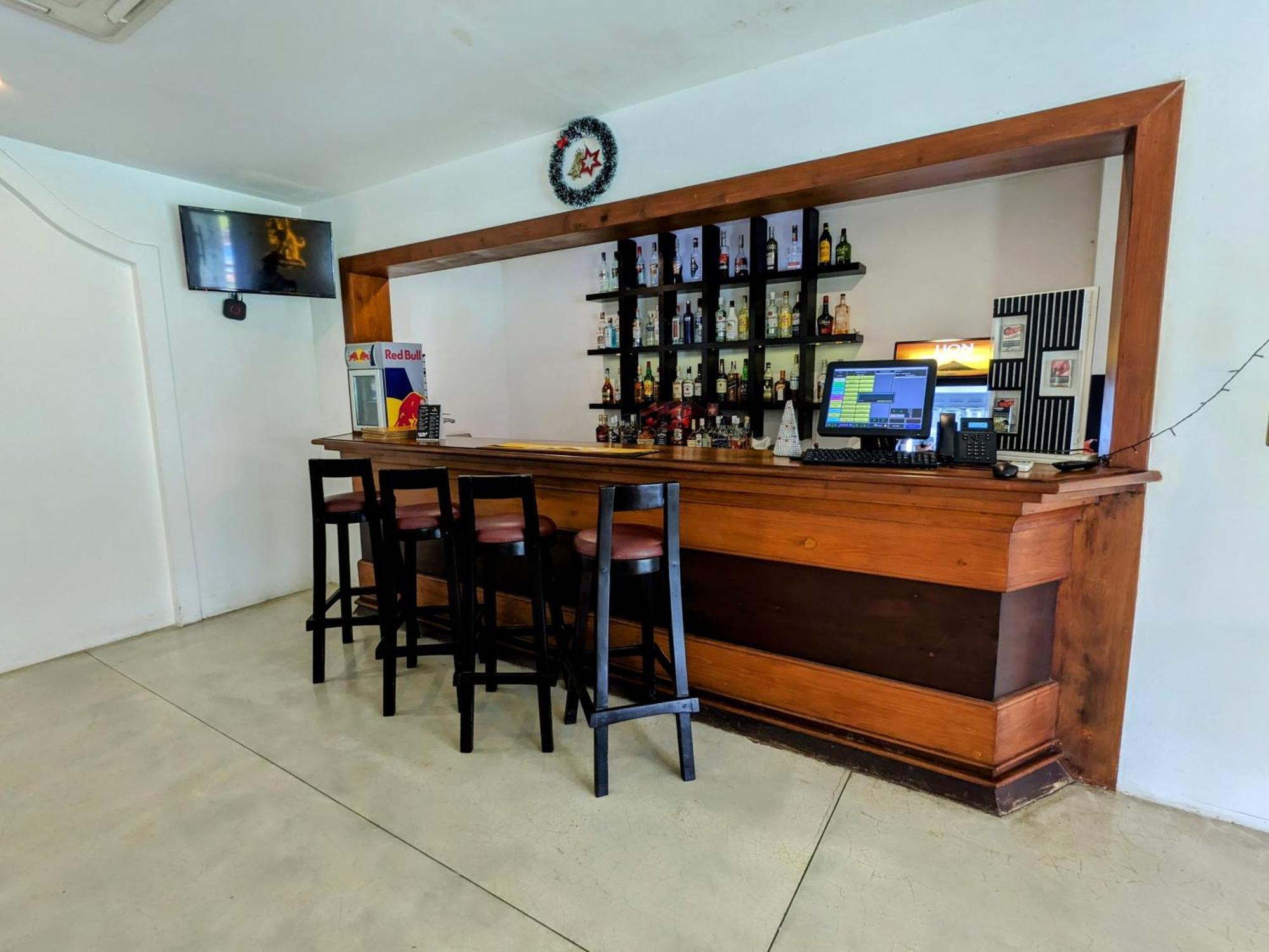 Rajarata Hotel Anuradhapura Ngoại thất bức ảnh