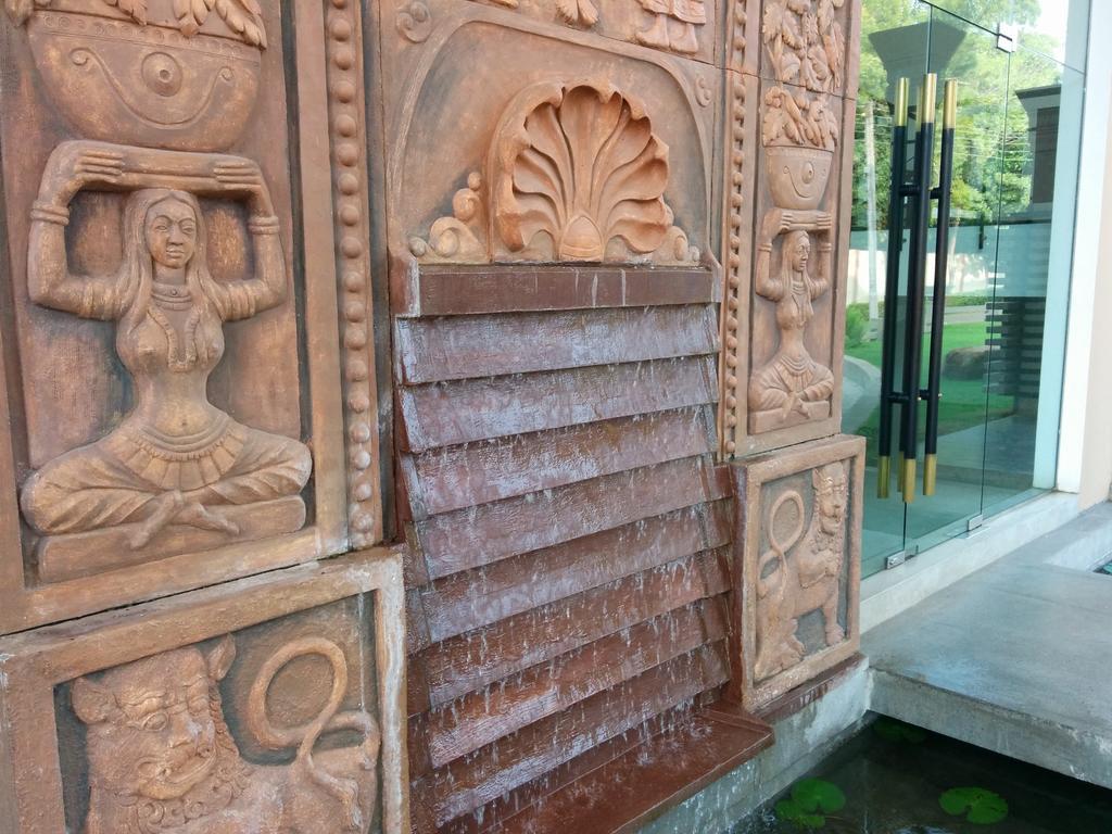 Rajarata Hotel Anuradhapura Ngoại thất bức ảnh